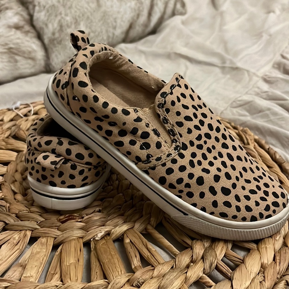 Cat & Jack cheetah print slide on sneakers. Girls SZ 13